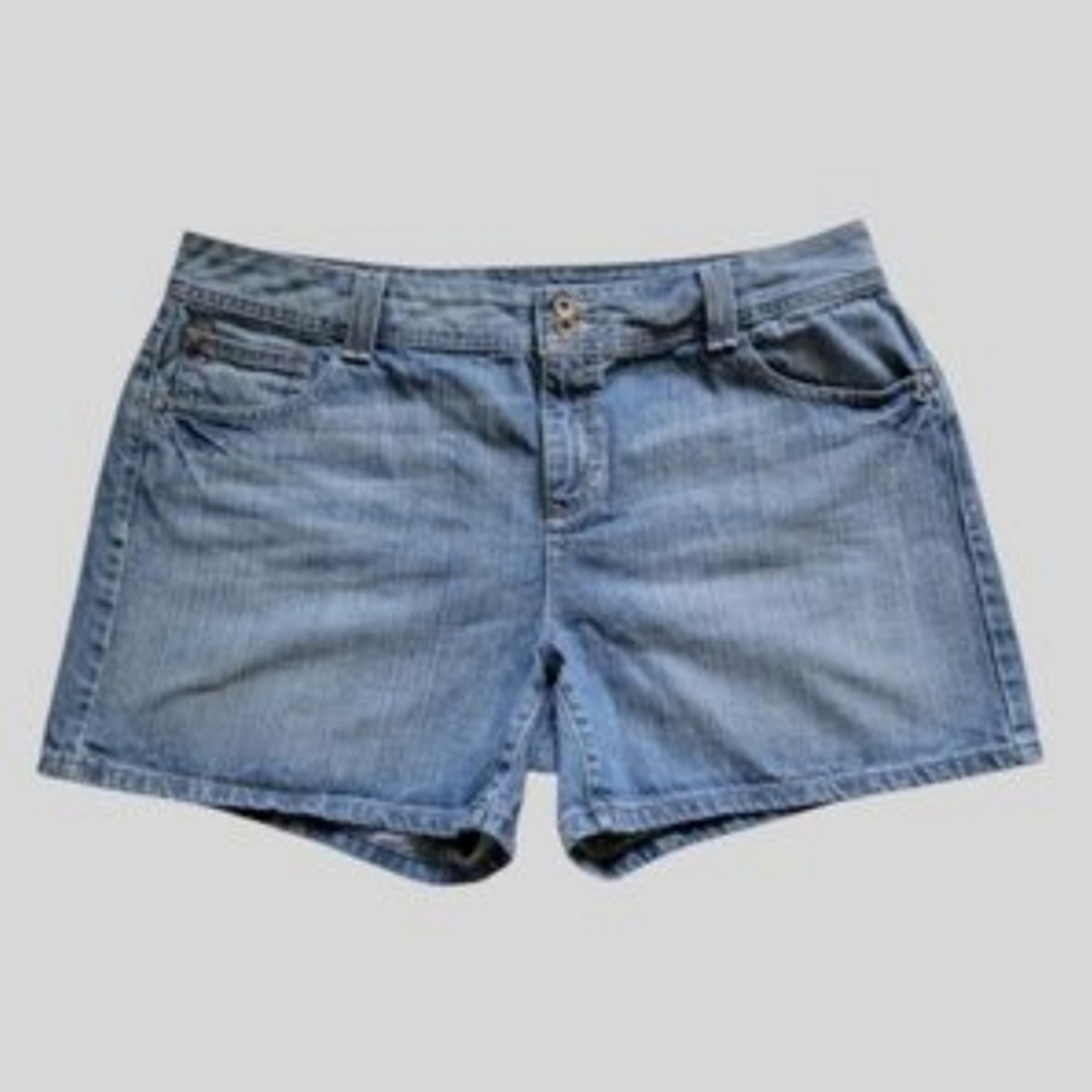 Tommy Hilfiger Denim Women's 16 High-Rise Jean Shorts Medium Wash Summer Casual